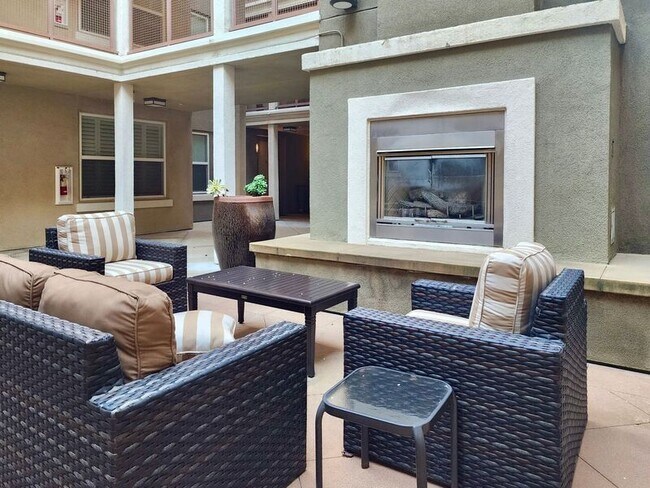 Building Photo - 12842 Palm St