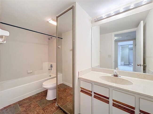 Building Photo - 5271 Coral Ct