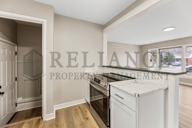 Building Photo - 2506 N Somerset Ave