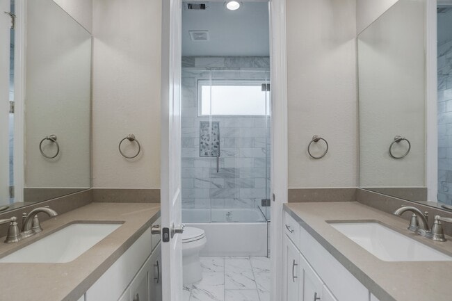 Building Photo - 502 Amalfi Dr