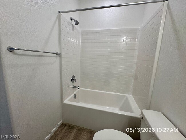 Building Photo - 630 Bellus Pl