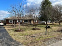 Building Photo - 2411 Chapman Dr