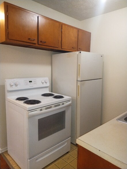 Building Photo - 2044 Mills Ave