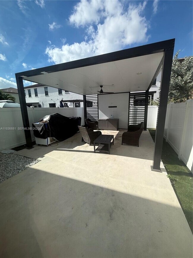 Building Photo - 11128 W 32nd Ln