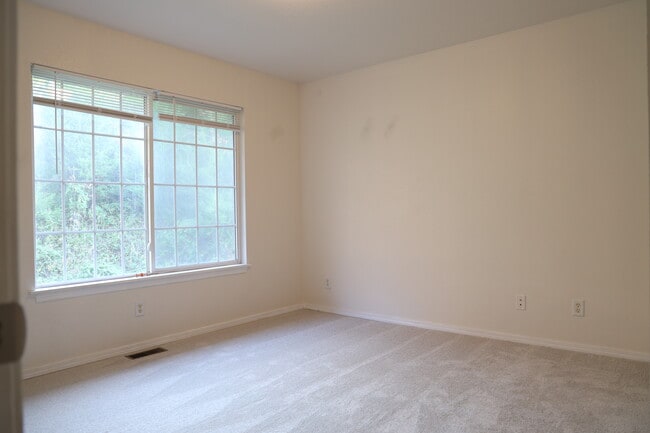 Building Photo - 149 Hickory Ridge Dr