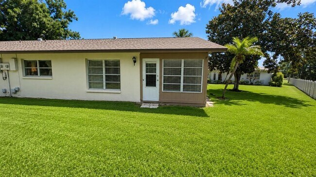 Building Photo - 1624 Whitehead Dr
