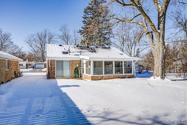 Building Photo - 17555 Howe Ave