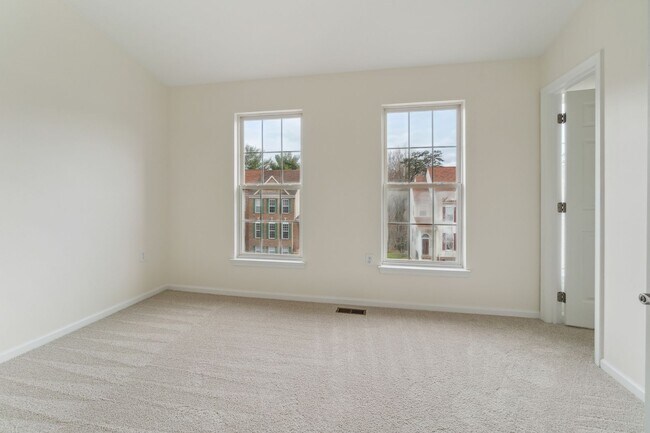 Building Photo - 21193 Millwood Square