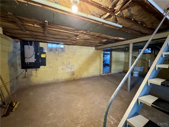 Building Photo - 5291 Abbe Dr