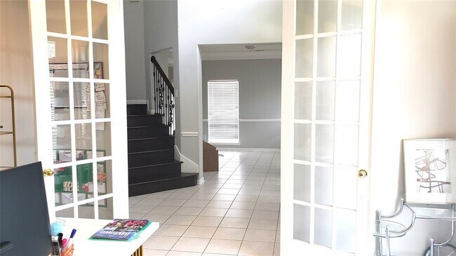 Building Photo - 1826 Pinewood Ct Dr