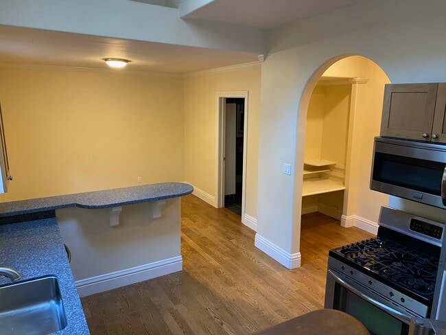 Building Photo - 326 Utah St