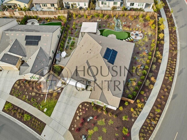 Building Photo - STUNNING Single Story Home with a Resort Style Backyard!