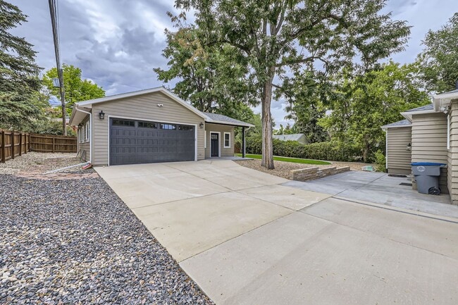 Building Photo - Wonderful West Old Town Home! A must see! ...