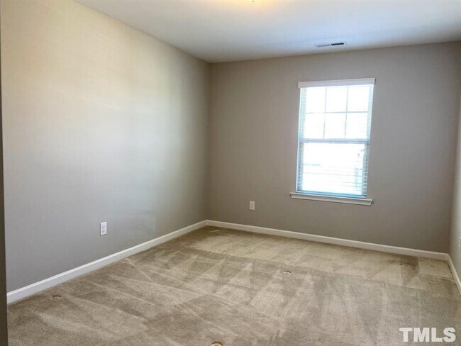 Building Photo - 5 Bedroom Single Family House for Sale Apex