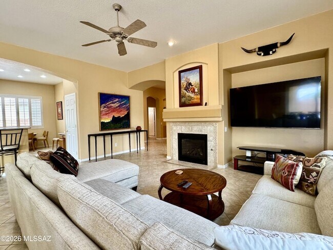 Building Photo - 909 W Leatherleaf Dr