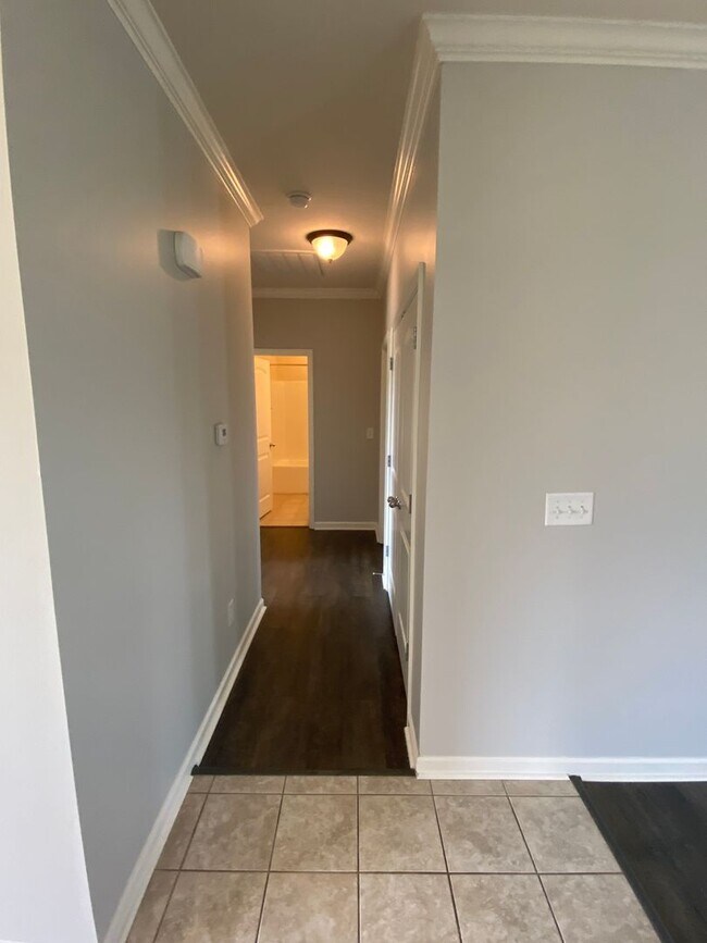 Building Photo - 2643 Lily Way