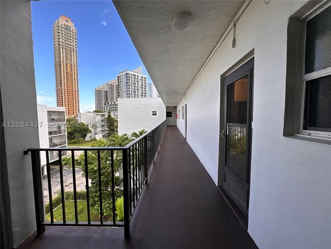 Building Photo - 201 178th Dr