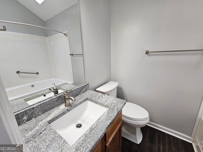 Building Photo - 40 Peachtree Way