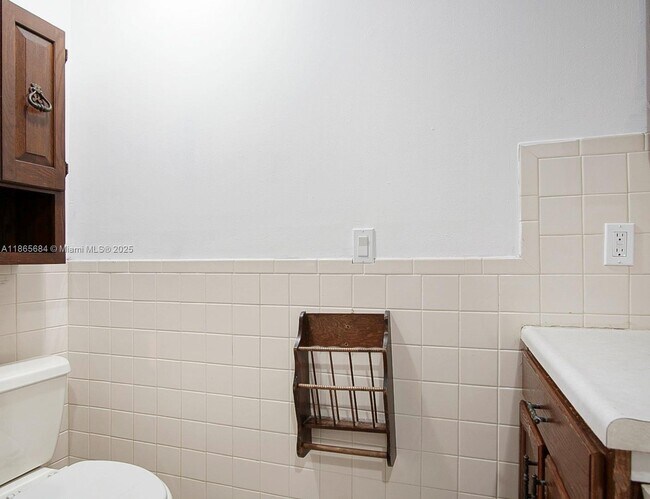 Building Photo - 525 SE Brookside Terrace