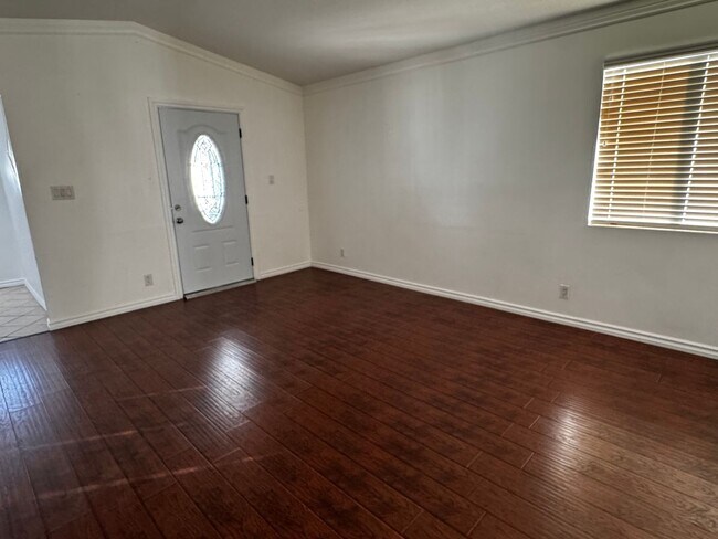 Building Photo - Rio Rancho 3 bedroom 2 bath home.