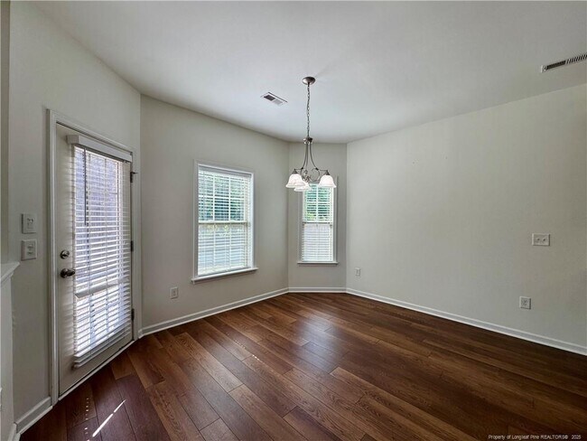 Building Photo - 350 Watchmen Ln