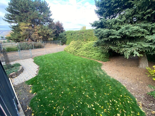 Building Photo - $300 Off 1st Months RENT!!! Spacious 3-Bedroom Home with Large Fenced Yard + RV Parking in The Da...