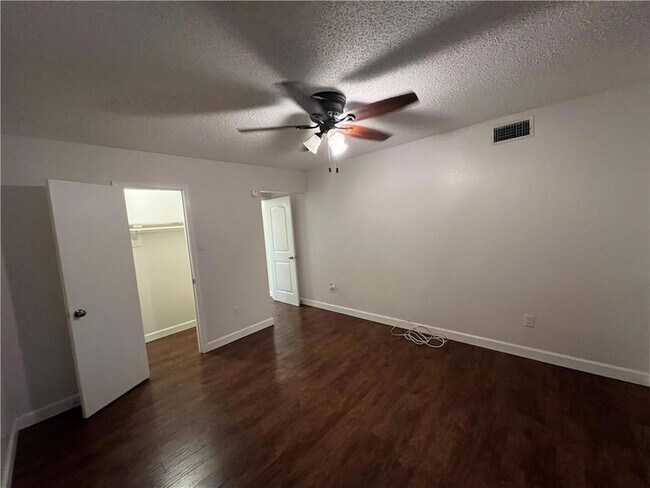 Building Photo - 2010 Snowbird Dr