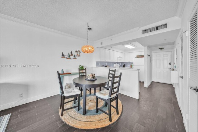 Building Photo - 2501 S Ocean Dr