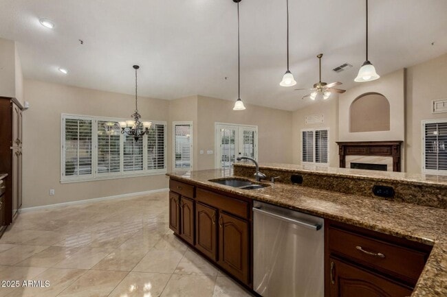 Building Photo - 4 Bedroom 2 Bathroom Scottsdale Ranch Home