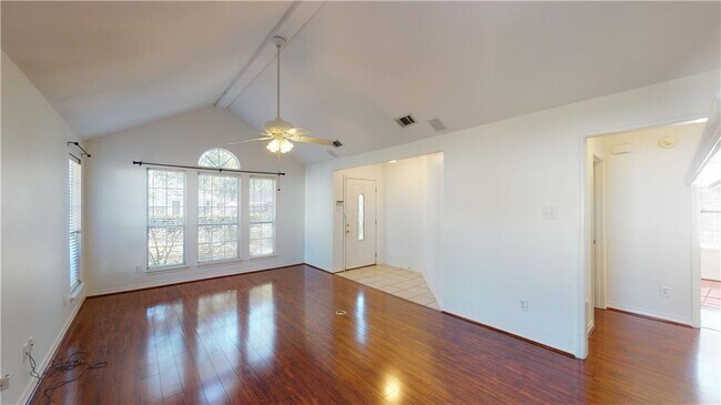 Building Photo - 1000 Henckley Ave