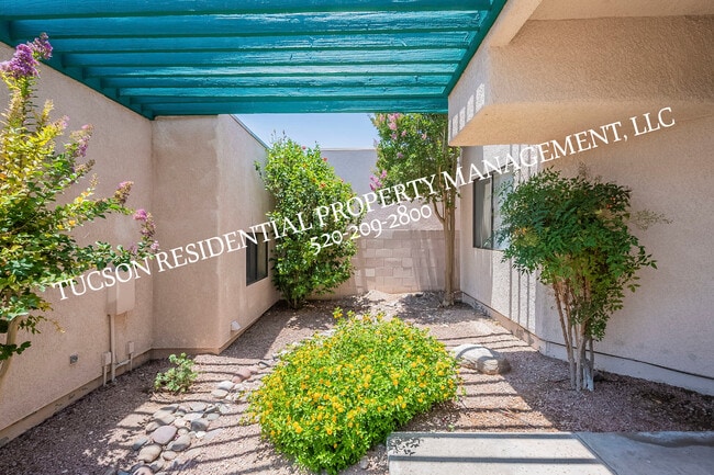 Building Photo - 4950 N Valle Rd