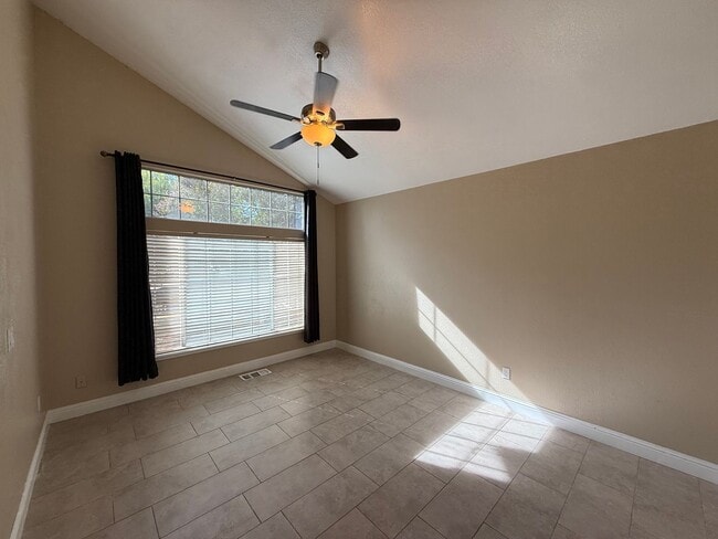 Building Photo - Updated two story home in Sylvan School Di...