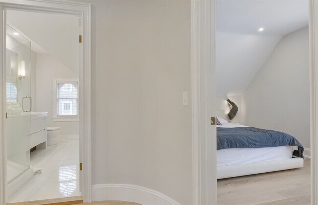 Building Photo - 51 Fair St