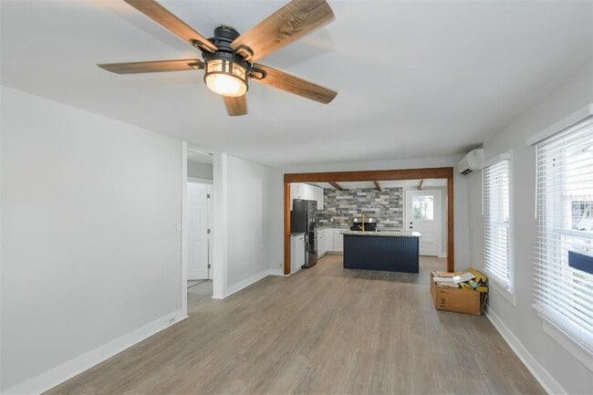 Building Photo - 1230 35th St