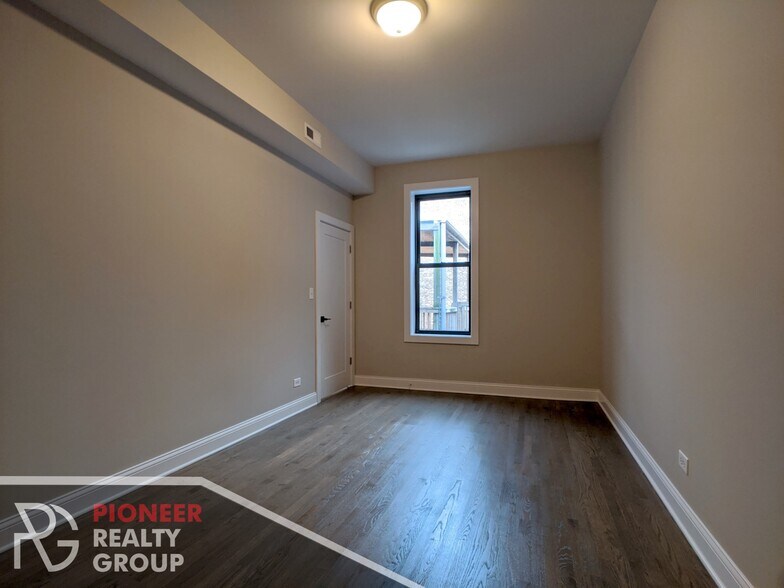 Building Photo - 3407 W Fullerton Ave