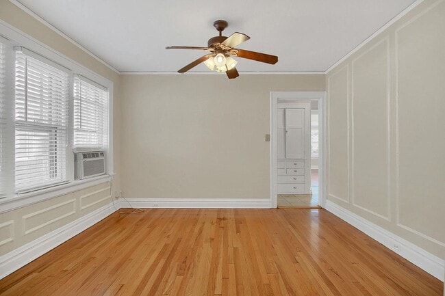 Building Photo - 7050 Amherst Ave