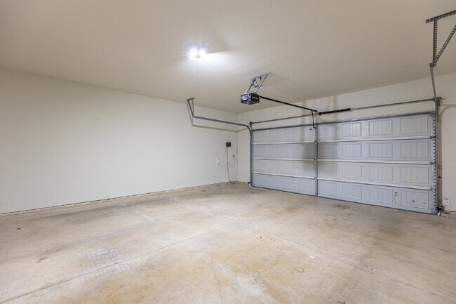 Building Photo - 12939 Texas Gold