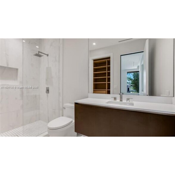 Building Photo - 345 W 46th St