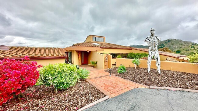 Building Photo - Beautiful Custom, Detached Guest Home on Stunning, Private, Gated, Country Property in Fallbrook!