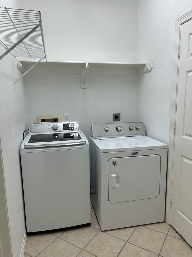 Building Photo - 2518 Trotter Dr