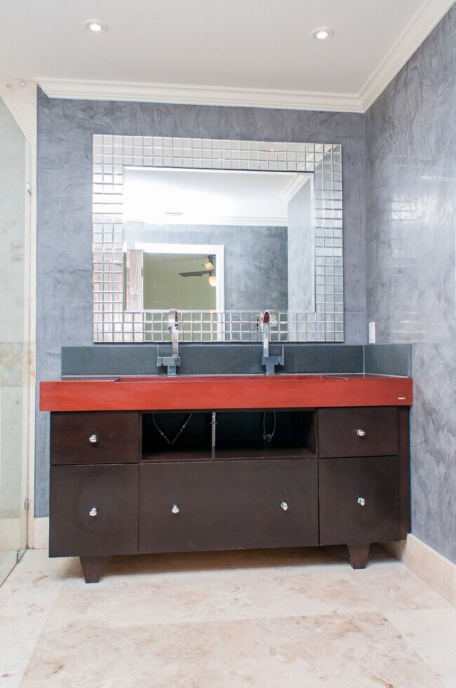 Building Photo - 6411 SW 185th Way