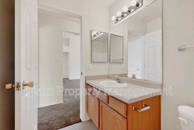 Building Photo - 908 Bursum Ln SE