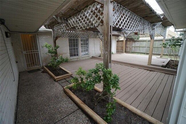 Building Photo - 7827 Candle Ln