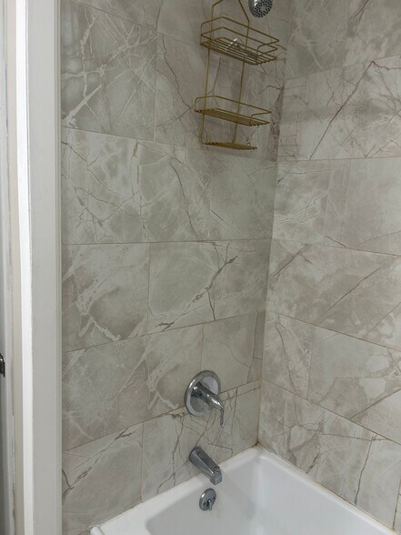 Building Photo - 403 E Northfield Blvd