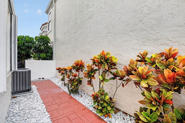 Building Photo - 17626 Tiffany Trace Dr