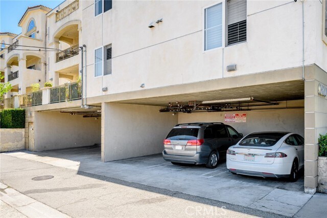 Building Photo - 6800 Corbin Ave