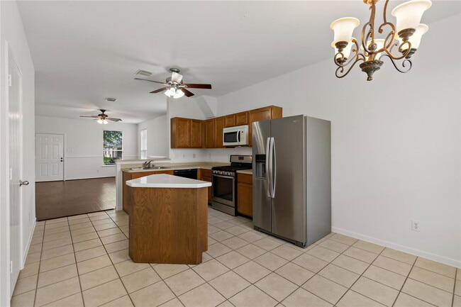 Building Photo - Jefferson Street, Pearland, TX 77584 - 3 BR 2 BA single-family home