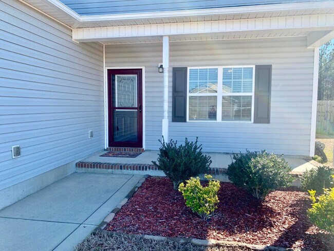 Building Photo - 211 Rainmaker St