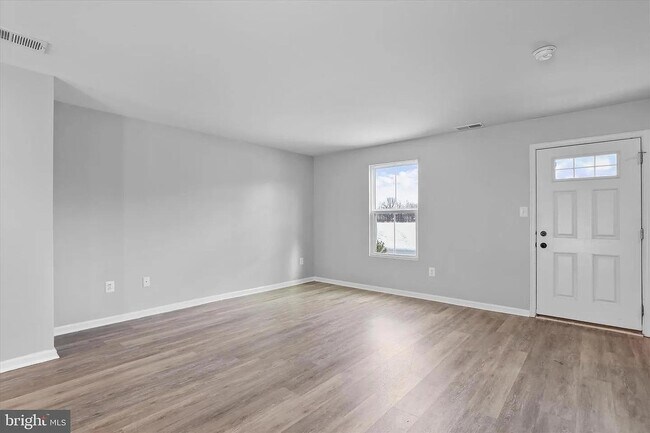 Building Photo - 125 Ceritos Trl