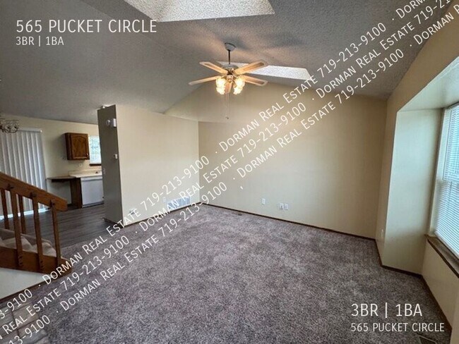 Building Photo - 565 Pucket Cir